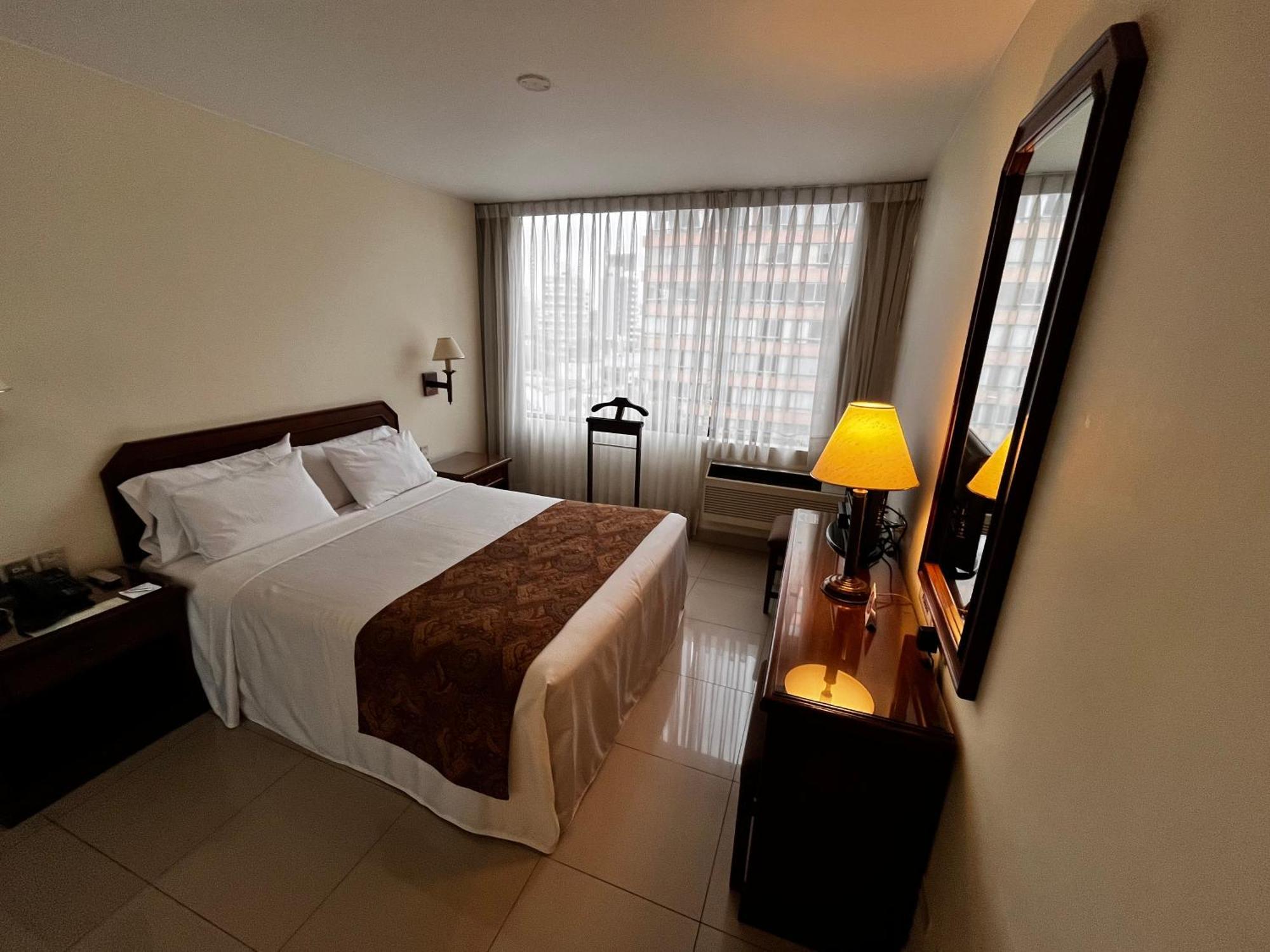 Hotel Boulevard Lima Bagian luar foto